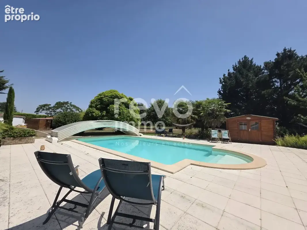 Propriété de charme avec piscine chauffée sur parcelle de + de 8000m² - photo 4