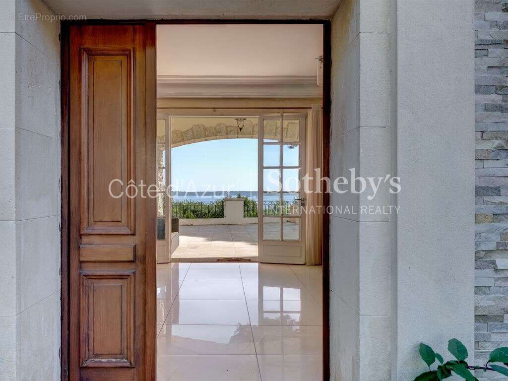 Maison à VALLAURIS