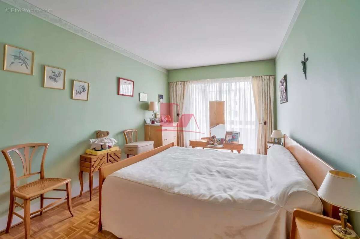 Appartement à ISSY-LES-MOULINEAUX