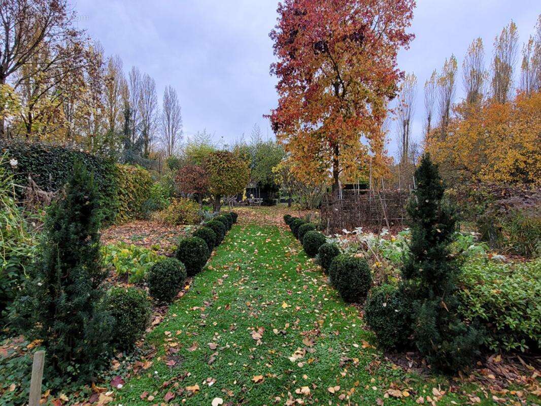 Maison à BLAISON-GOHIER