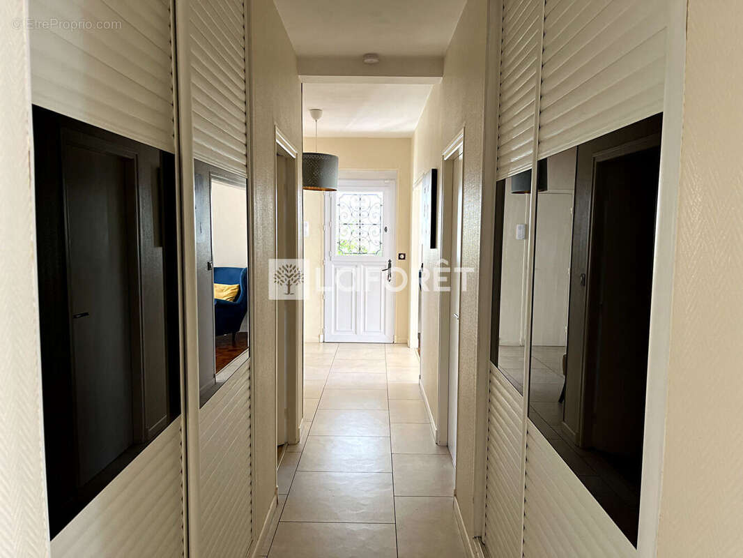 Appartement à LES MUREAUX