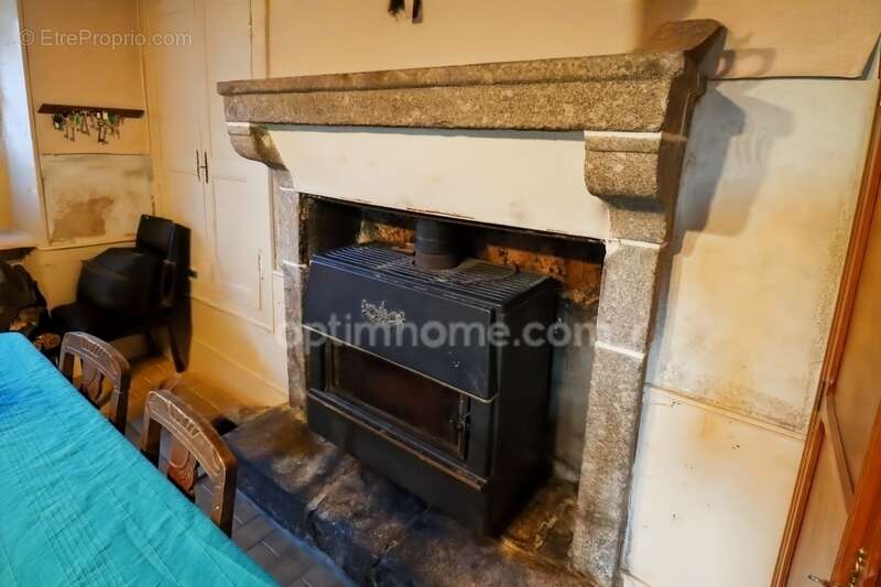 Maison à MAGNAC-LAVAL