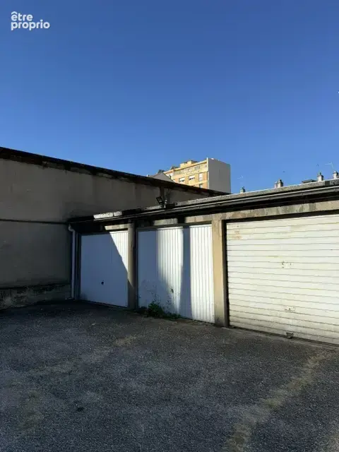 Saint-étienne   garage fermé 15 m2   accès facile - photo 2