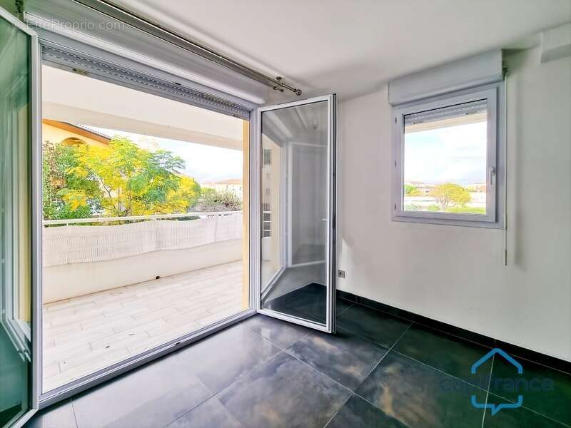 Appartement à LATTES