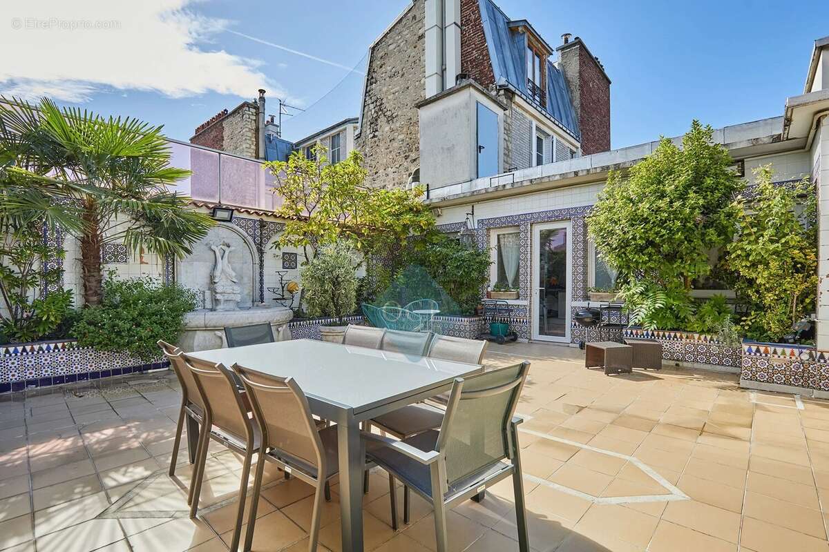 Appartement à PARIS-11E