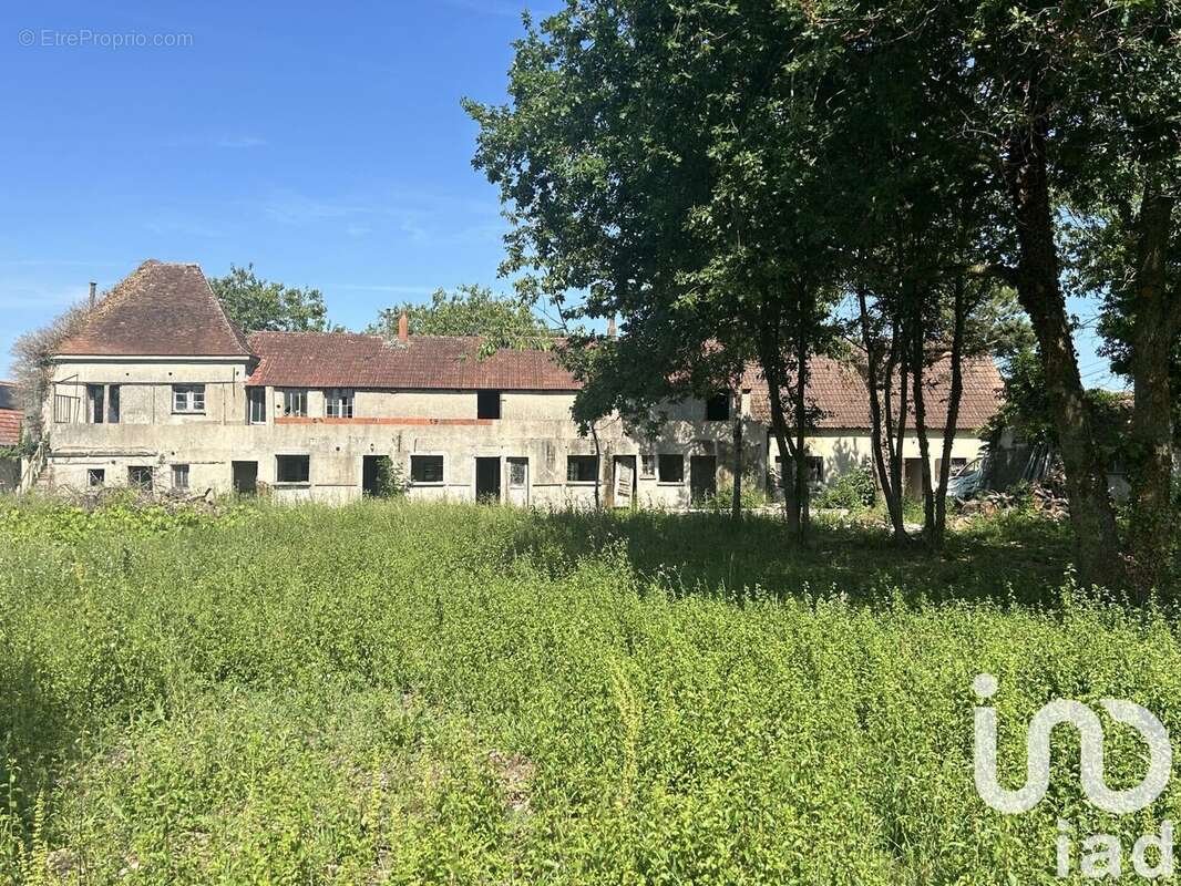 Photo 2 - Maison à BELLEGARDE