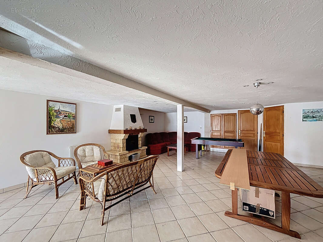 Maison à MENIL-LA-HORGNE