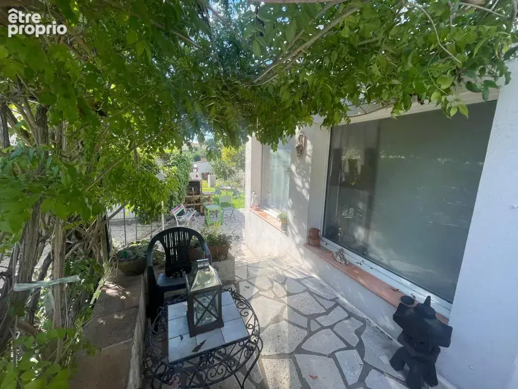 A vendre la seyne sur mer 83500 maison de caractere 5 pieces jardin garage piscine - photo 7