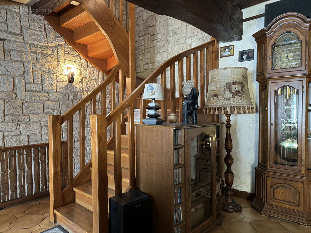 Maison à MONTCORBON