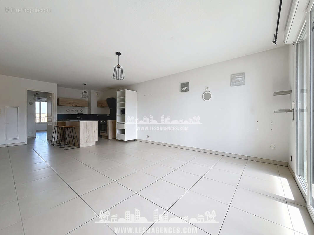 Appartement à COGOLIN