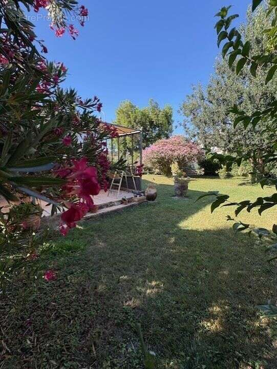 Maison à LES ANGLES