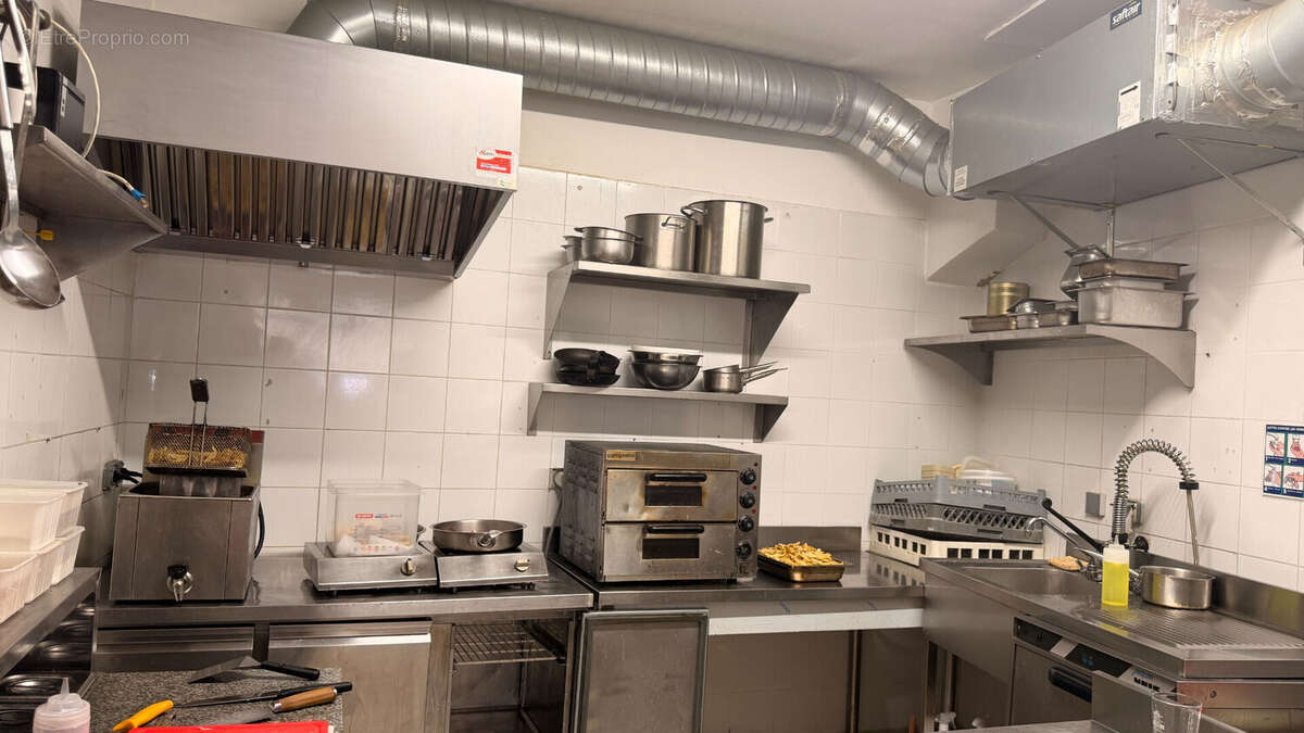A vendre fonds de commerce bar-brasserie-glacier 96 m2 licence iv idealement situe dans le centre de hyeres - photo 10