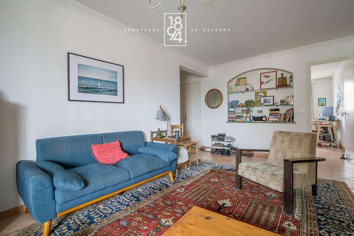 Appartement à MARSEILLE-4E