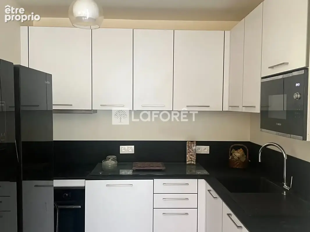 Saint Cloud 2P 49 m²,  terrasse, cave et parking - photo 3