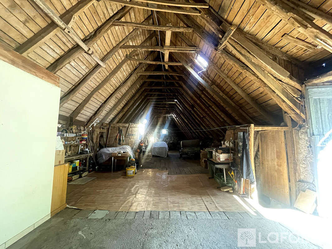 Maison à SAINT-MARTIN-SOUS-VIGOUROUX