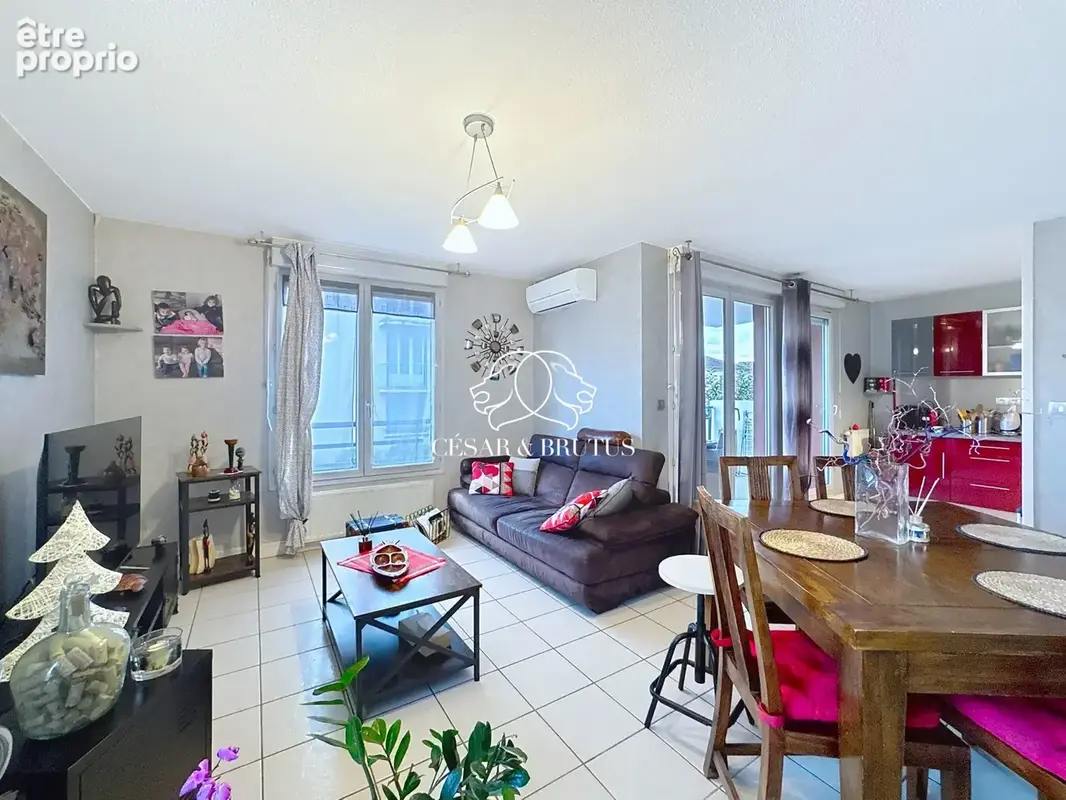 Appartement 4 pièces 80 m² à vendre à Venissieux (69200) - photo 2