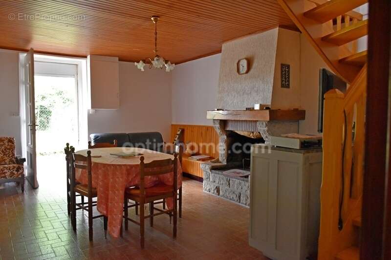 Maison de campagne avec beau potentiel d'aménagement - photo 4