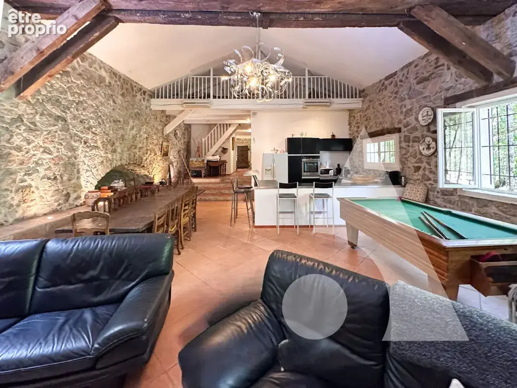 Bastide en pierre sur 1 hectare avec rivière, un lieu unique proche callas - photo 5