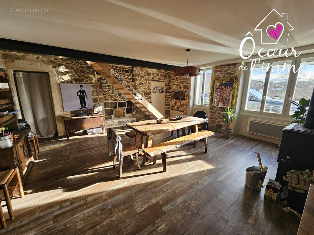 Maison à LES CERQUEUX