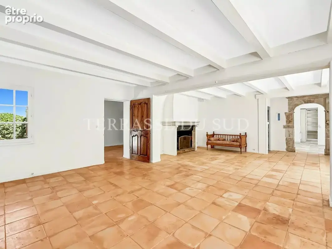Vente Maison 10 Pièces de 229 m2 sur Parcelle de 2 558 m2 avec Terrasses, Piscine, Garages, au Calme Absolu - Puyricard - Aix en - photo 10