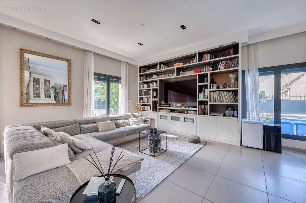 Maison à CARRIERES-SUR-SEINE