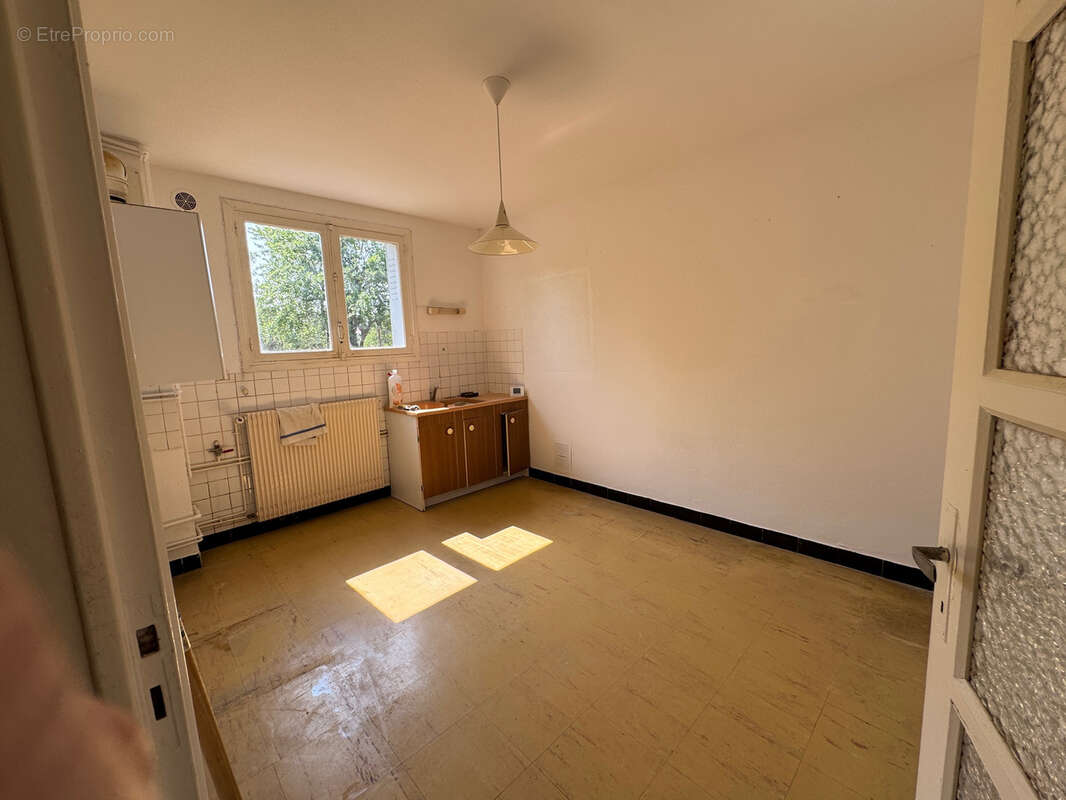 Maison à SAINT-REMY-EN-ROLLAT