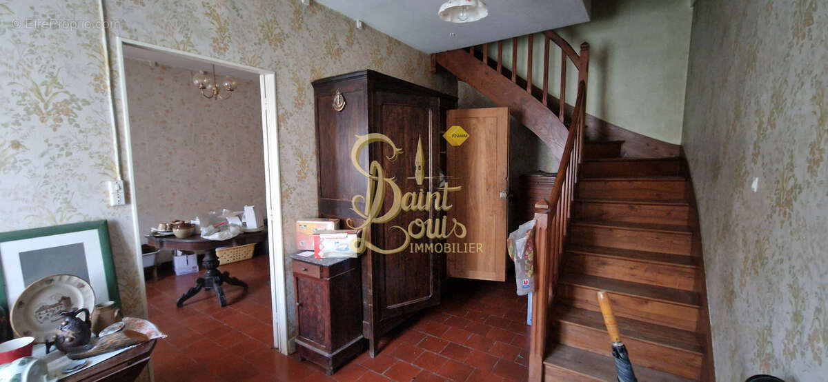 Maison à LA TOUR-SAINT-GELIN