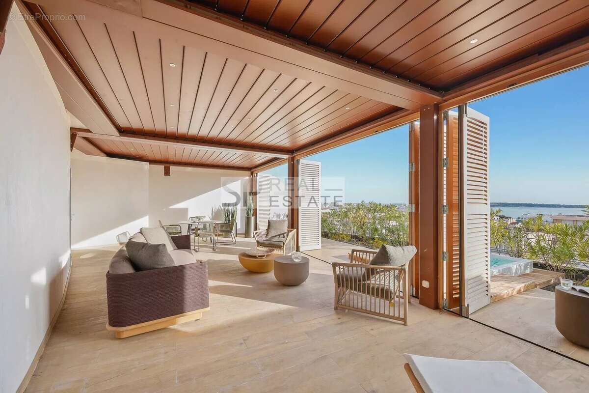 Appartement à CANNES