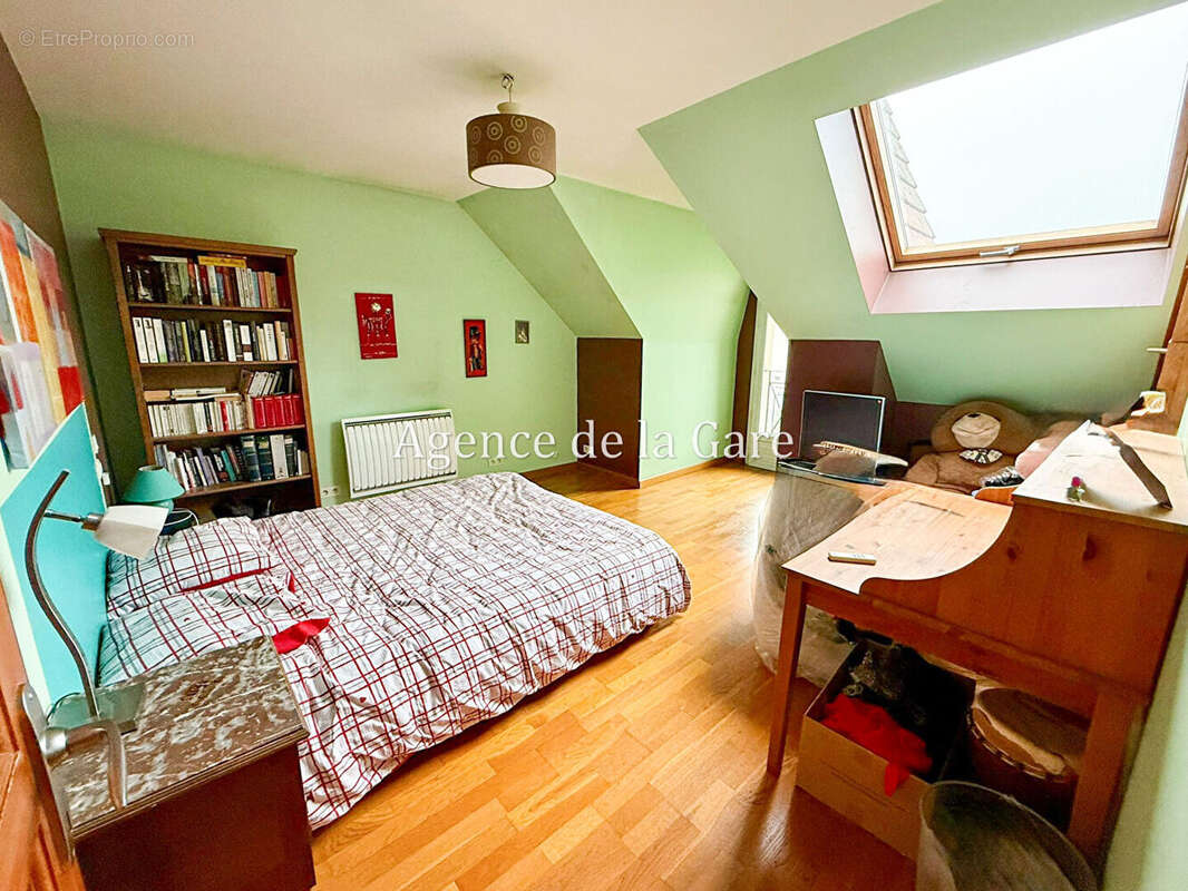 Maison à SARTROUVILLE