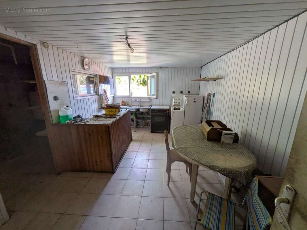 Kernascleden propriété composée d'une maison à usage d'habitation de 6 pièces 178 m² envion un hangar de 161m² envion, une ancie - photo 22