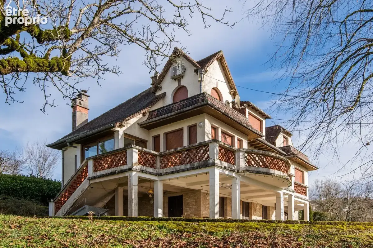 Maison familiale au coeur  d'un village Corrézien, proche Brive - photo 1