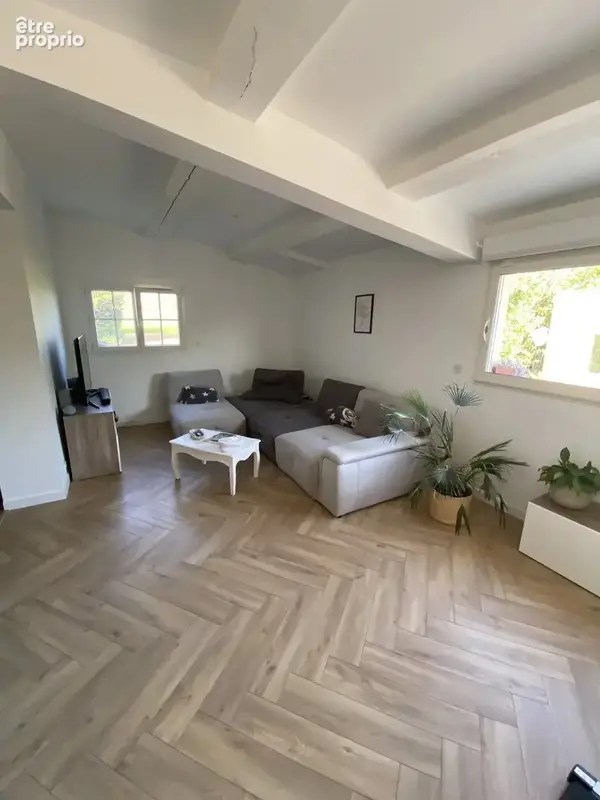 Lançon-Provence - 8400 m2 de terrain avec sa maison de 136 m2 et bien plus encore !!! - photo 11