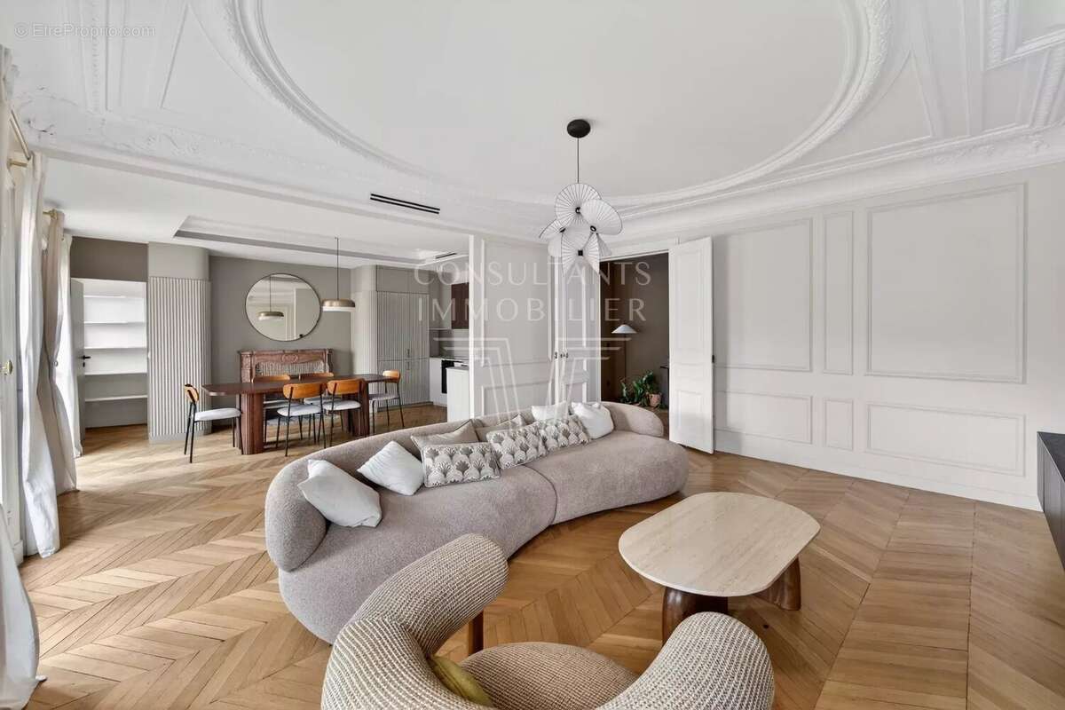 Appartement à PARIS-17E