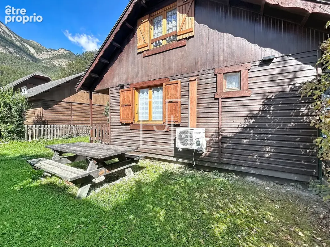 Chalet mitoyen 28,85m2 avec terrasse et jardin à Jausiers   Esprit montagne - photo 3