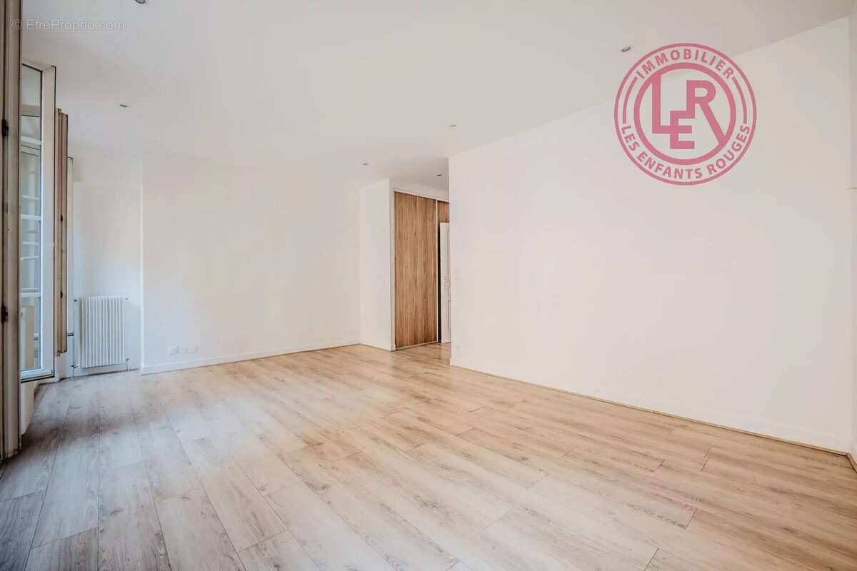 Appartement à PARIS-2E