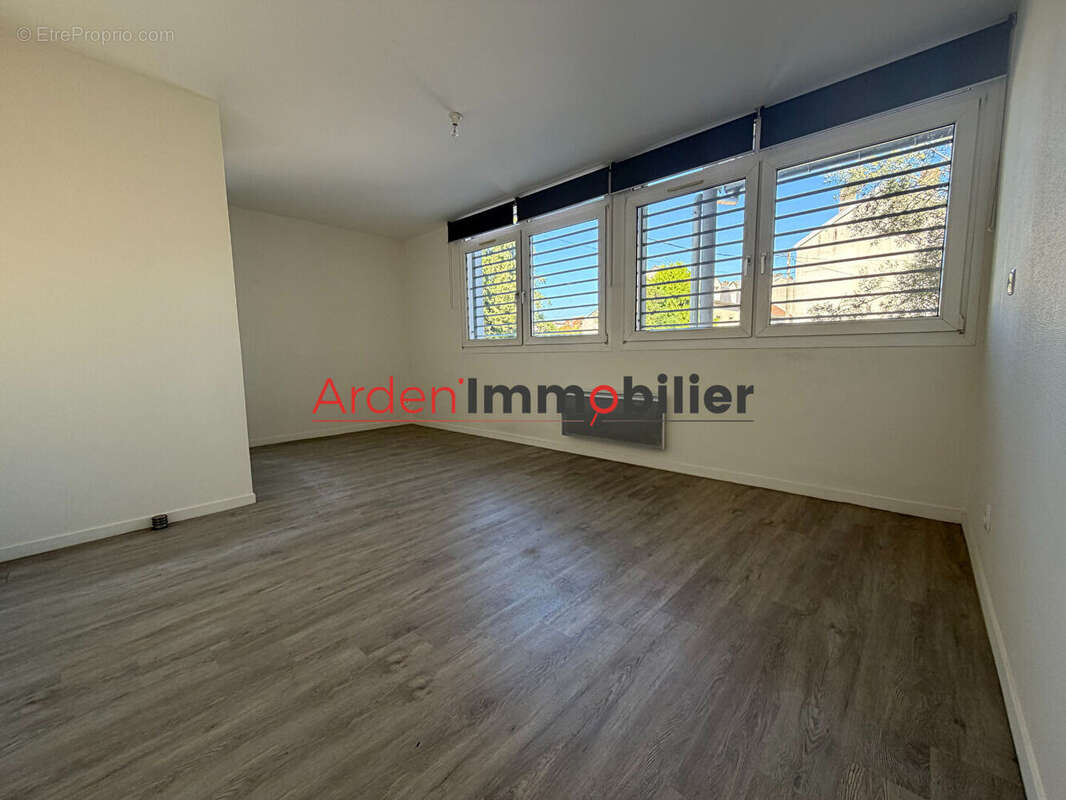 Ensemble immobilier d'exception à Vendre à Rethel - 10 Pièces, 254,95 m² sur Terrain de 393 m² - photo 14