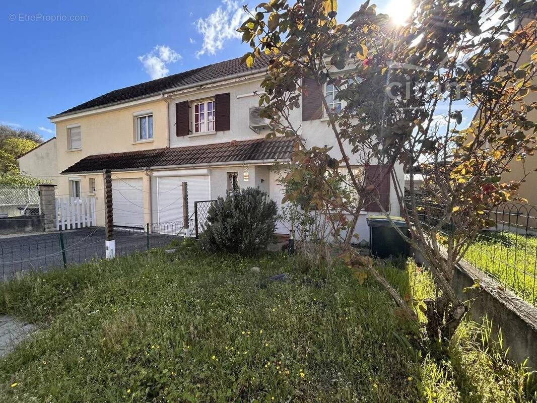 Maison à LE PEAGE-DE-ROUSSILLON