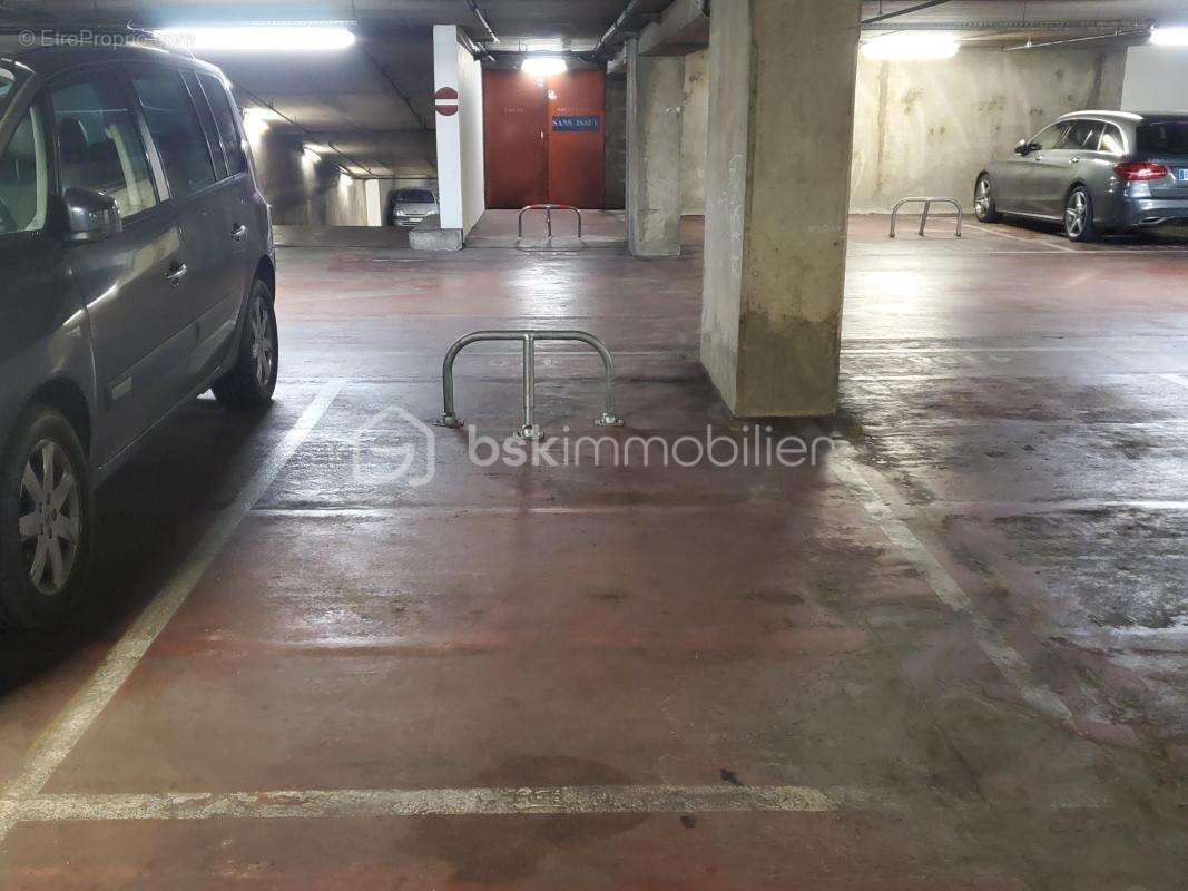 Parking à PARIS-13E