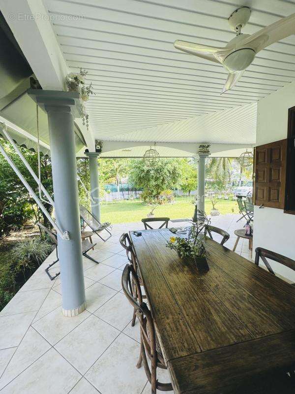 Maison à REMIRE-MONTJOLY