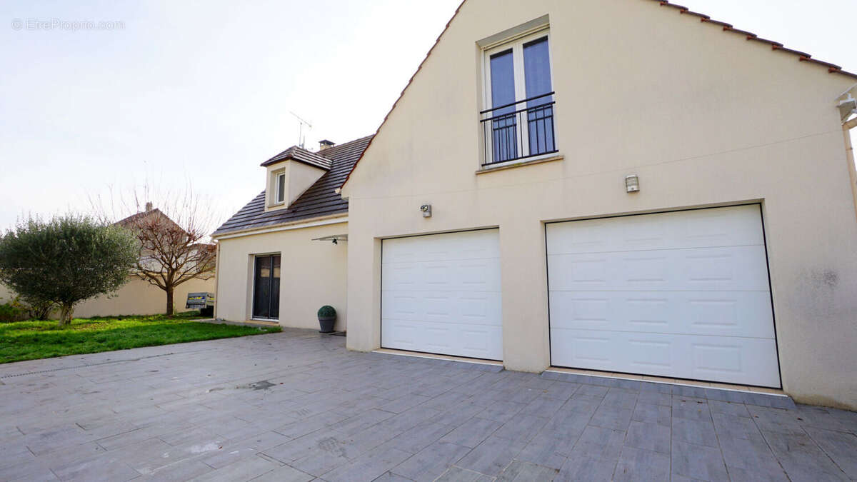 Maison à MEZIERES-SUR-SEINE