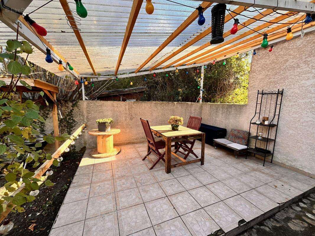 Maison à LES ROCHES-DE-CONDRIEU