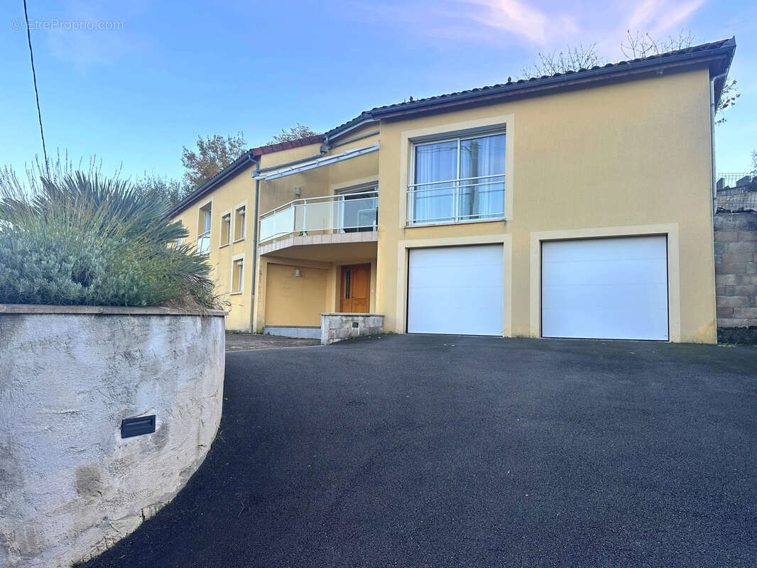 Maison à DECAZEVILLE