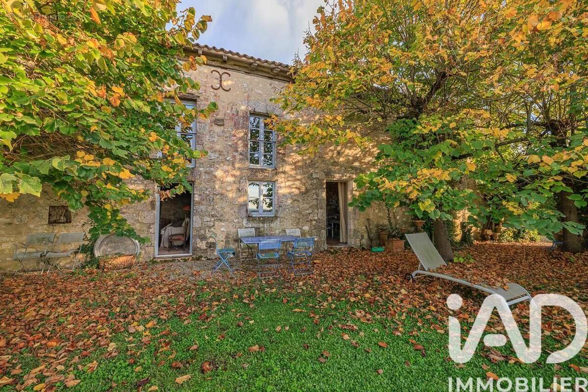 Maison 195 m² à Sainte-Radegonde  - photo 5