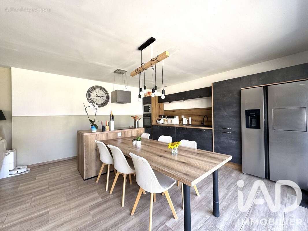 Maison 270 m² à Poligny  - photo 3