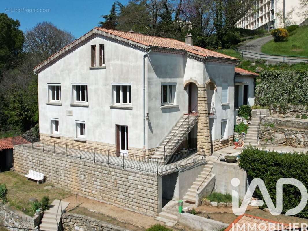 Maison 205 m² à Aubenas  - photo 2