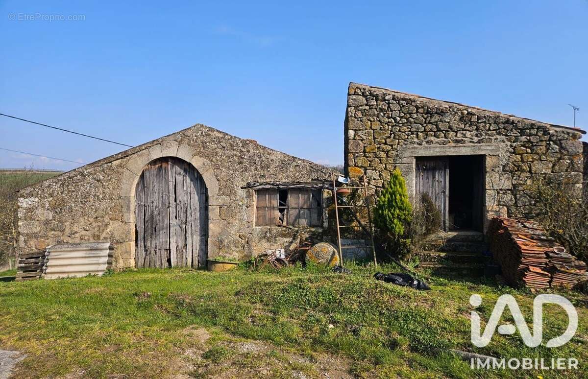 Maison 150 m² à Saint-Victor  - photo 6