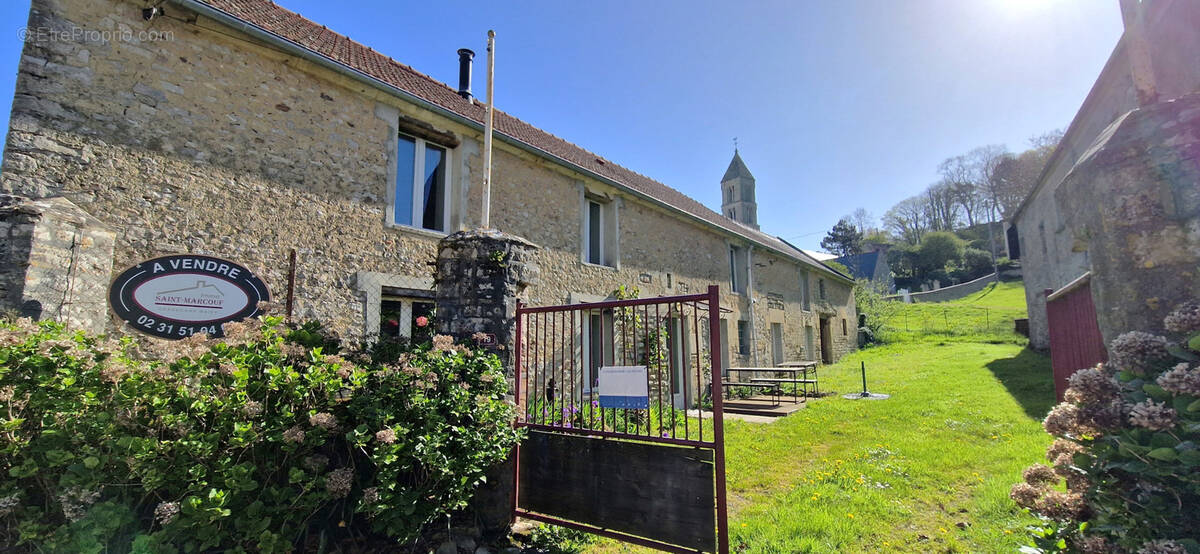 Maison à COMMES