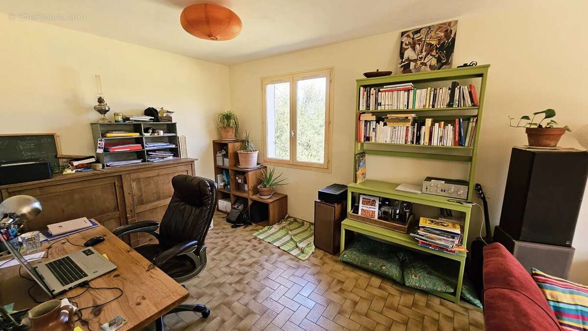 Maison à MONTAREN-ET-SAINT-MEDIERS