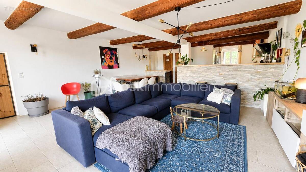 Appartement à VILLELAURE