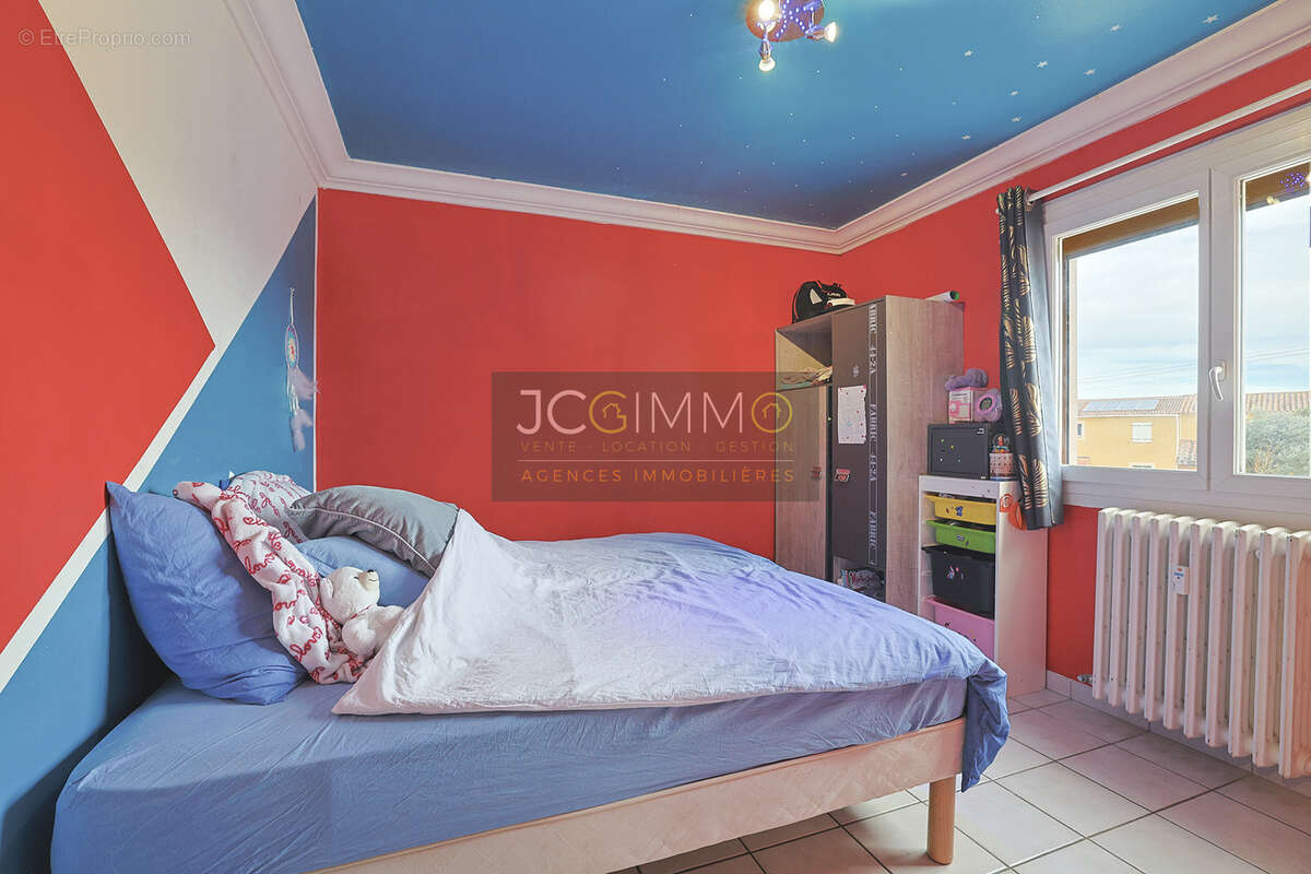 Appartement à CUERS